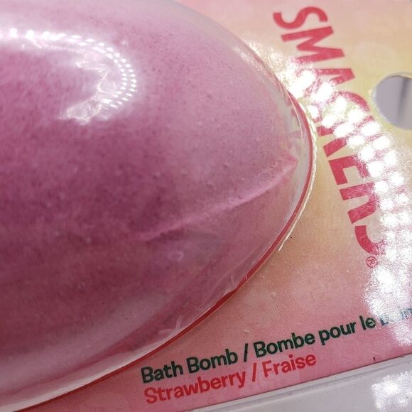 SMACKERS strawberry scented Bath Bomb - Picture 2 of 3